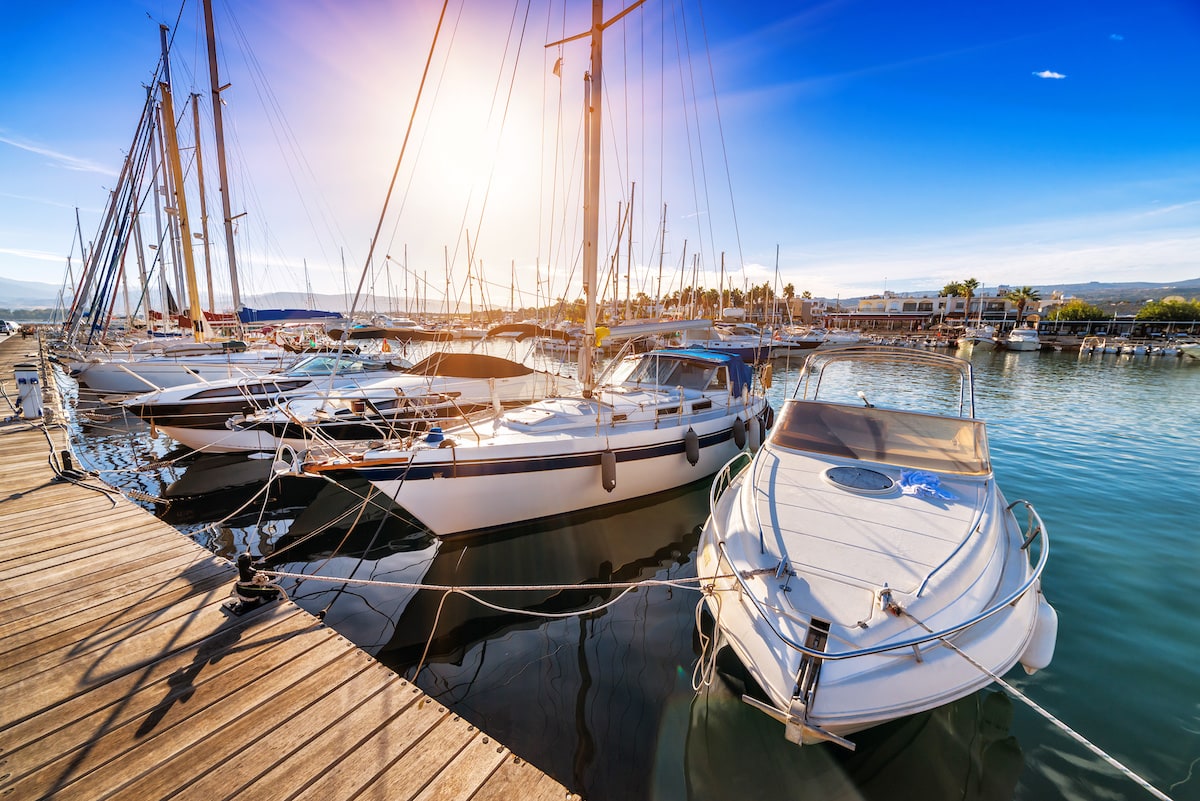 https://dhafen.com/wp-content/uploads/2023/12/yacht-club-about.jpeg